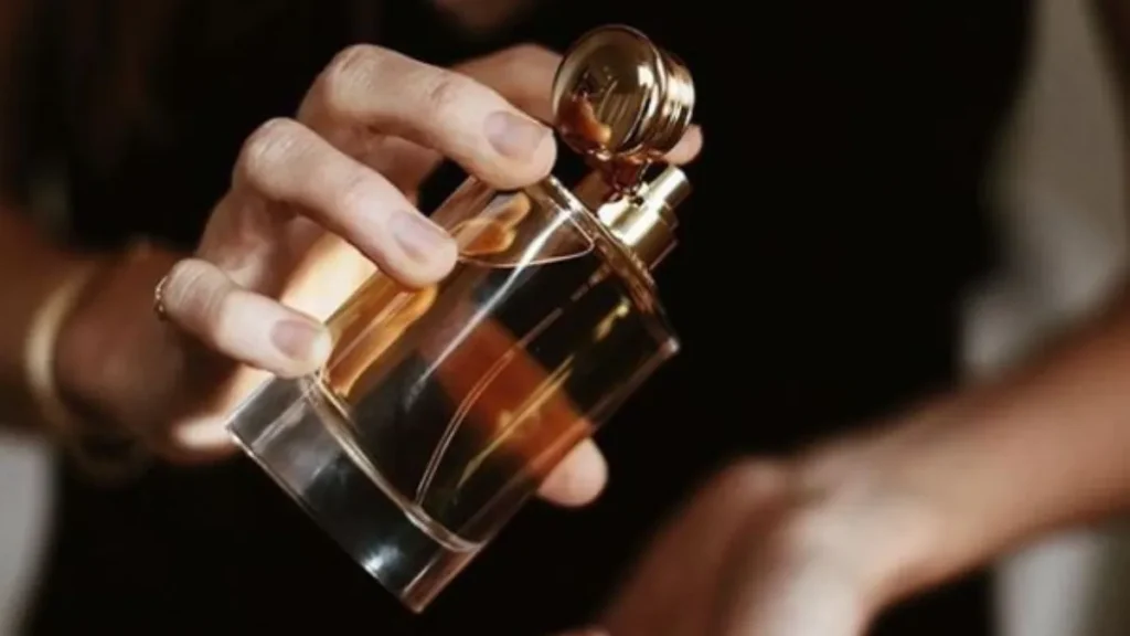 Kya Perfume Ko Underarm Par Lagana Chahiye