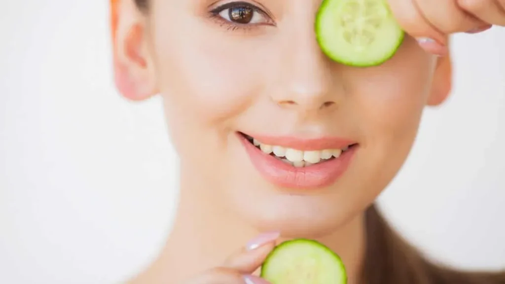 Chehre Par Kheera Lagane Ke Fayde