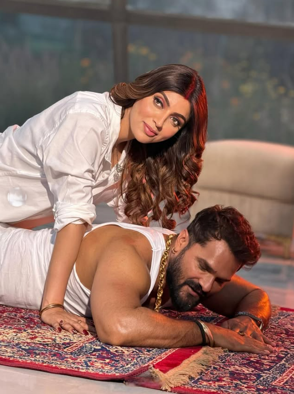 khesari lal yadav and akanksha puri news